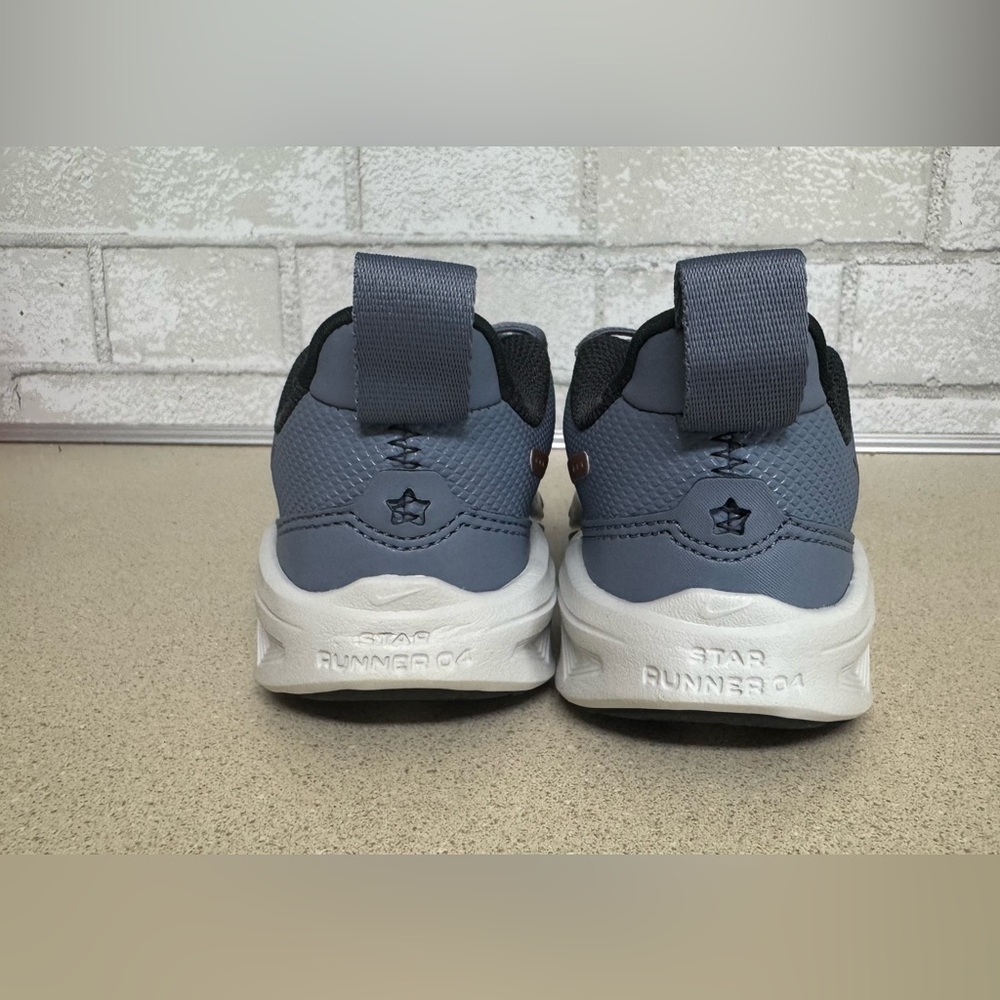 Nike Star Runner 4 Toddler Girls Shoes Size 11 Ashen Slate NWT - Picture 5 of 7